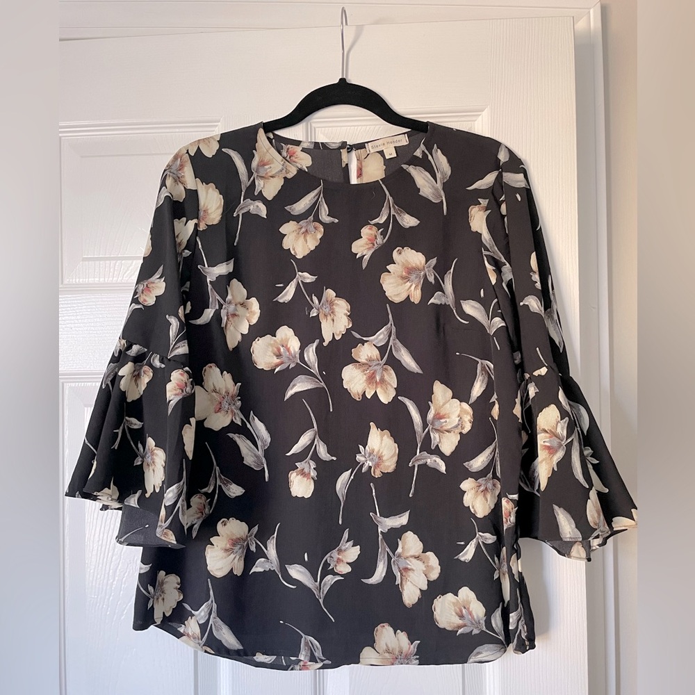 Like-NEW Black Floral Blouse with Ruffled Sleeves, size Medium
